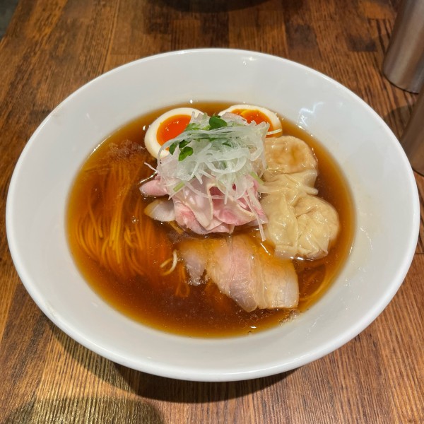 「特製醤油らぁめん+和え玉  ￥1200+￥300」@セキレイ 〜NIBOSHI no D5〜の写真