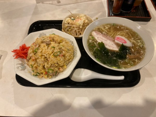 「ミニ炒飯・ら〜めんセット（炒飯並盛り）980円」@松竹の写真