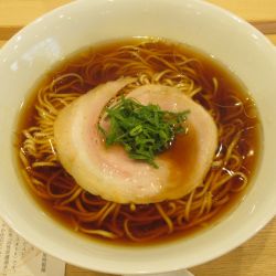 醤油らぁめん（980円）