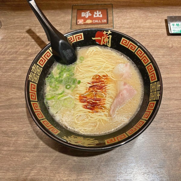 「天然とんこつラーメン」@一蘭 アトレ上野 山下口店の写真