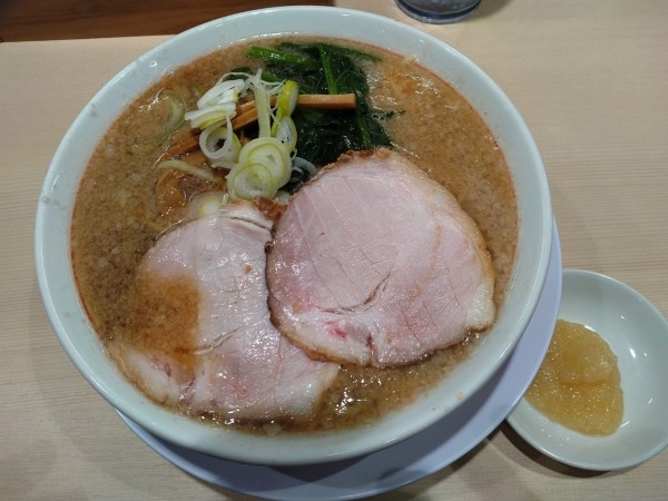 「背脂中華¥850+おろしにんにく¥30-」@ラーメン みなみの写真