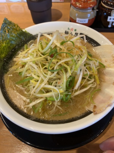 「豚骨塩ラーメン　750円」@尾張とんこつ醤油 麺八屋の写真