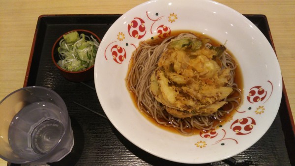 「【期間限定】ほたてと長ねぎのかき揚げそば」@いろり庵きらく 秋葉原店の写真