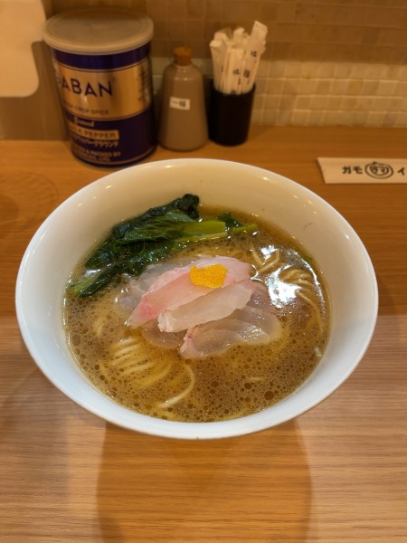 「クエらーめん（2500円）」@RAMEN ガモウスマイルの写真