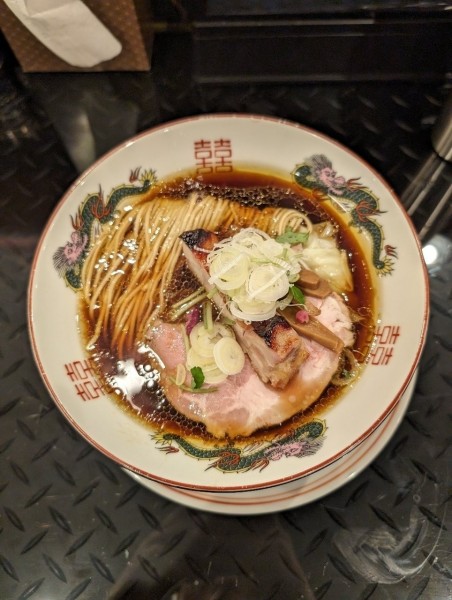 「海老雲呑noodle」@トーキョーニューミクスチャーヌードル 八咫烏 CHIKARABOの写真