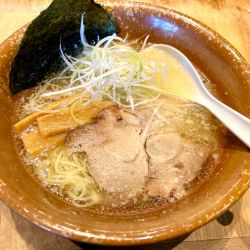 塩ラーメン(880¥)