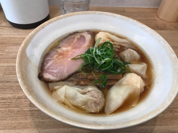 「肉海老ワンタン麺黒」@DURAMENTEIの写真