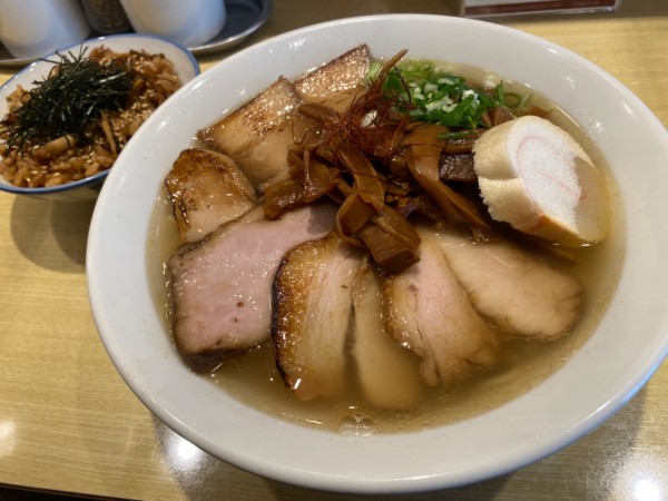 「ラーメン＋焼豚＋メンマ＋いかめし」@函館塩ラーメン 五稜郭の写真