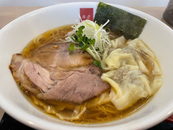 「醤油わんたん麺」@麺や 壱虎の写真