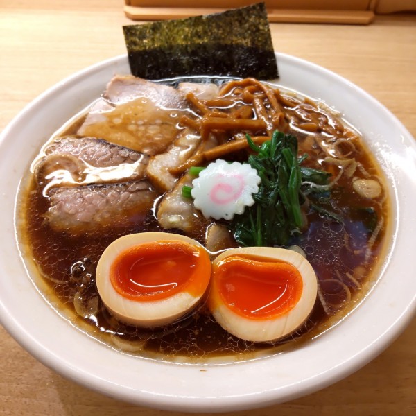 「味玉醤半チャ＋ほうれん草＋メンマ（￥1,200）」@長岡食堂 東京ラーメン横丁店の写真