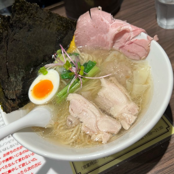 「特製塩生姜らー麺」@塩生姜らー麺専門店MANNISHの写真