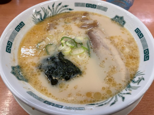「とんこつラーメン」@日高屋 岩槻ワッツ店の写真