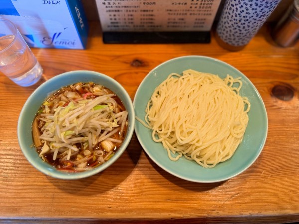 「特つけそば900円＋野菜100円」@つけそば屋 麺楽の写真