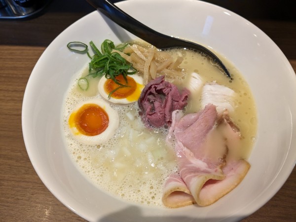 「特製鶏ゅ白湯らーめん」@東京スタイル鶏らーめん ど・みそ鶏の写真