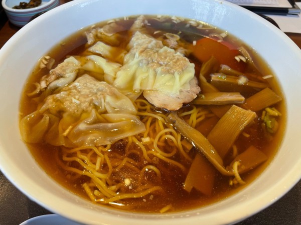「ワンタンメン（醤油）」@華正樓の写真