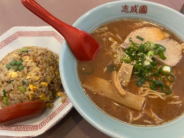 「味噌ラーメン＋炒飯（600＋530円）」@中国料理 志成園の写真