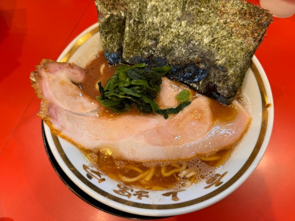 「ラーメン（並）」@家系ラーメン 裏大輝家 青物横丁店の写真