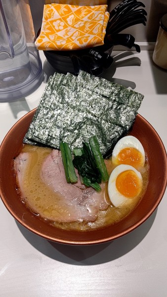 「のりたまラーメン1100円」@家系ラーメン 革新家 TOKYOの写真