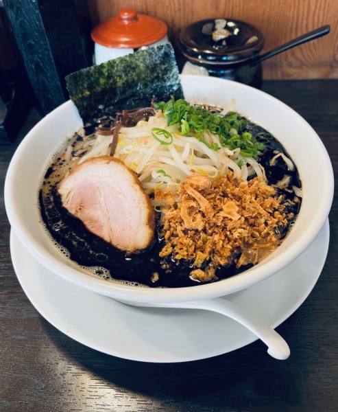 「黒心らーめん（￥800）＋もやし（￥100）」@一心の写真