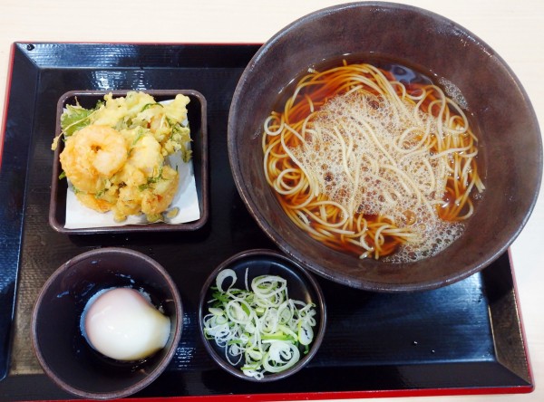 「ほぼ海老だけのかきあげそば（750円）＋温玉（クーポン）」@ゆで太郎 川崎砂子店の写真