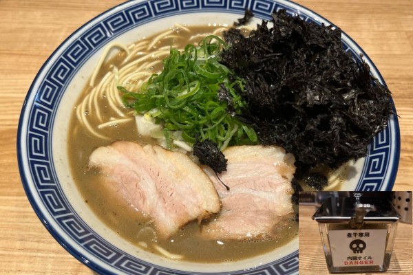 「豚骨煮干 中」@豚骨醤油 三輪の写真