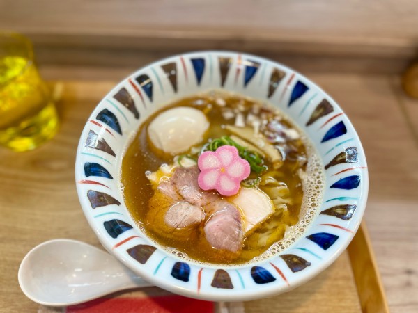 「淡麗えびそば(汐)＋味玉」@えびそば 緋彩の写真