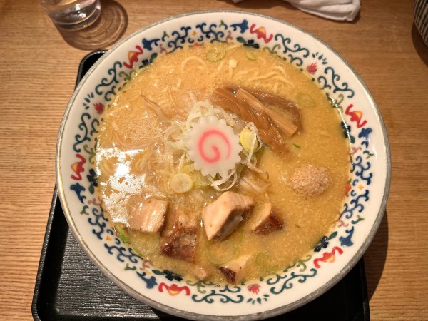 「味噌豆乳煮干しそば」@中華そば 勝本の写真