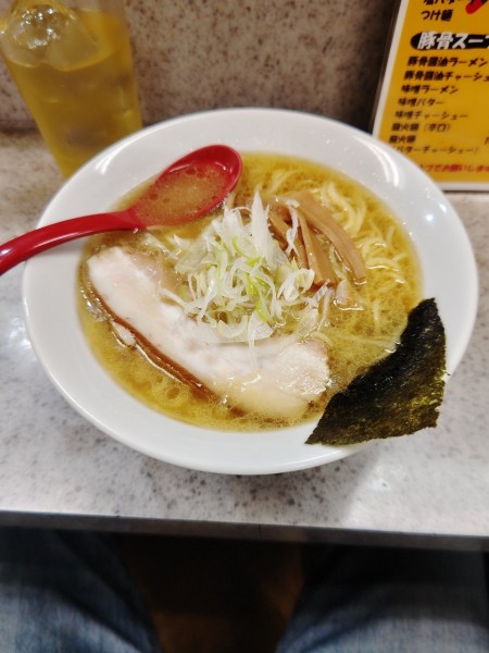 「醤油ラーメン(700円)」@鶏豚の写真