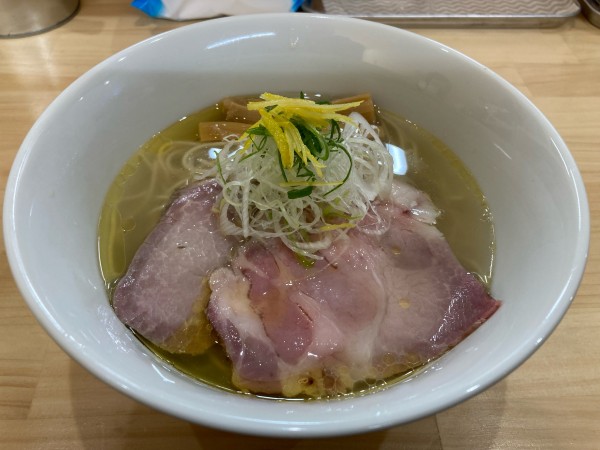 「ゆず香る塩ラーメン」@NAGASHARIの写真