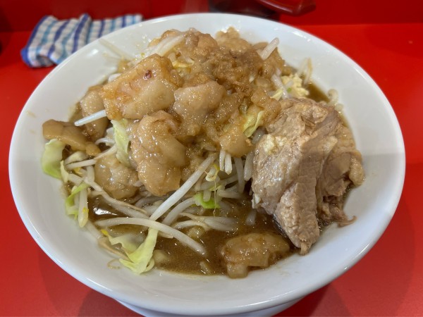 「ラーメン普通 950円」@ラーメン ノックアウトの写真