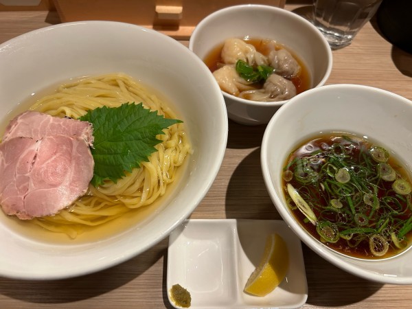 「昆布水つけ麺（2種のワンタンつき）1350円」@支那蕎麦 澤田の写真