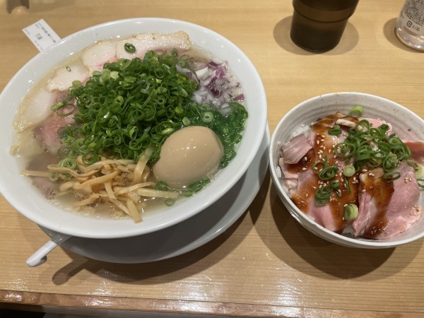 「特製塩ラーメン　チャーシュー丼」@京都ラーメン 森井 愛甲石田店の写真