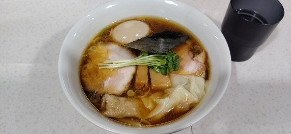 「特製醤油らぁ麺R　1450円」@ラーメン星印の写真