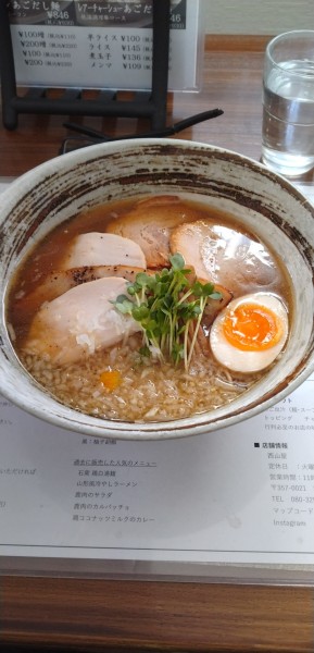 「ピザ窯あごだし麺＋替え玉W」@西山屋の写真
