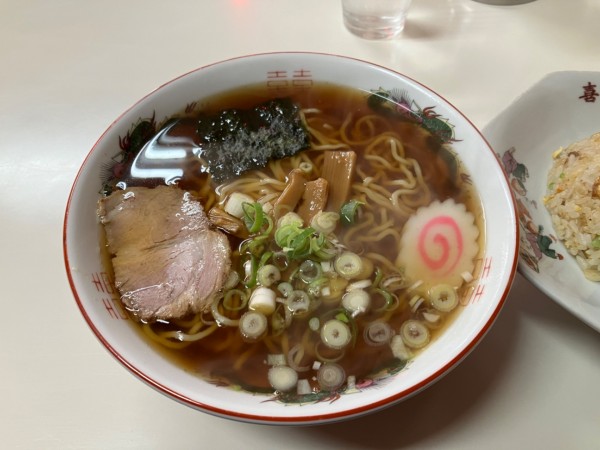 「ラーメンと半チャーハン」@喜楽の写真