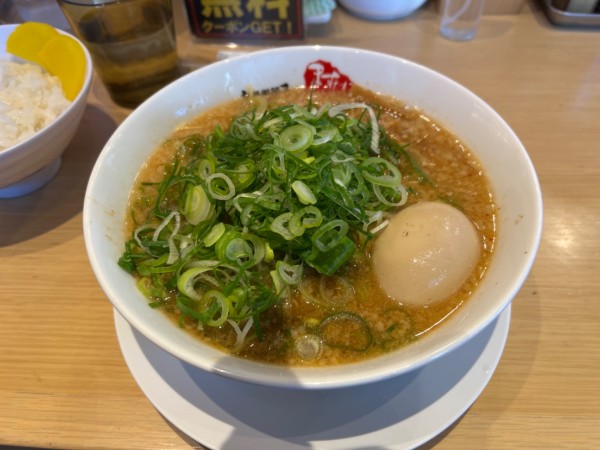 「九条ネギ＋半熟玉子ラーメン並」@京都銀閣寺 ますたにラーメン 室町店の写真