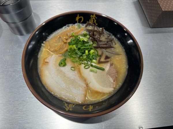 「わくらーめん(かた麺)  950円」@博多とんこつラーメン わ蔵 六本木店の写真