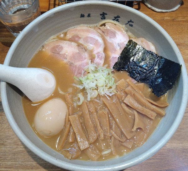 「味玉らーめん（大盛り）1230円 メンマ 250円 チャーシュー」@麺屋吉左右の写真