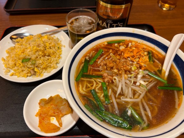 「台湾麺+半炒飯980円+瓶ビール」@ニーハオ 新横浜店の写真