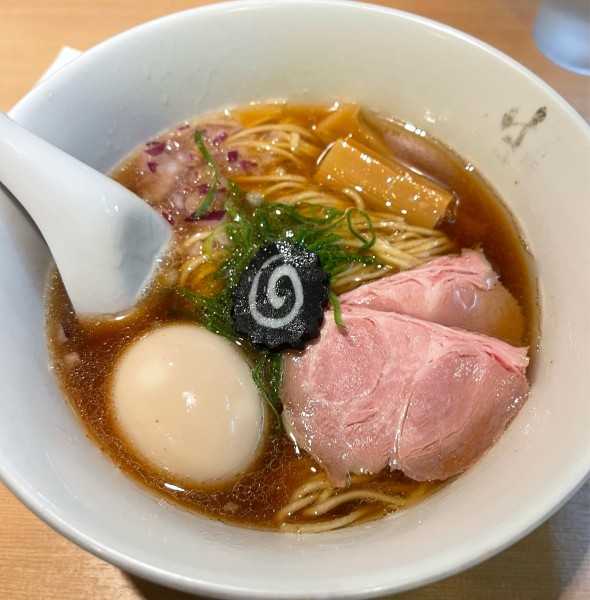 「味玉のどくろそば」@らぁ麺 はやし田 新宿本店の写真