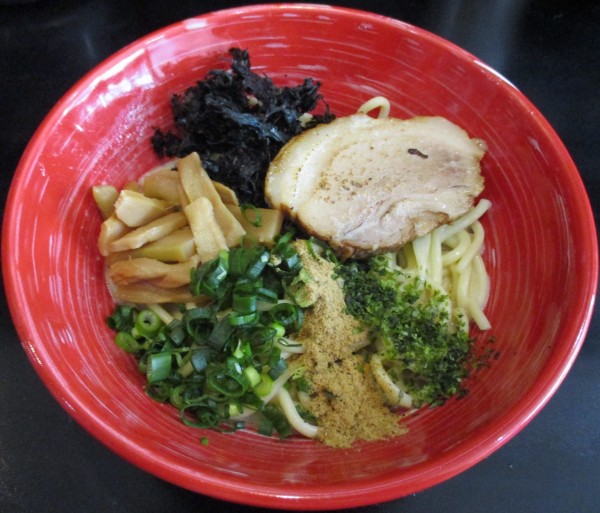 「石垣の塩まぜそば（並）900円」@自家製麺 織恩の写真