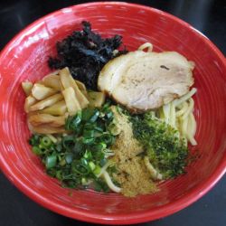 石垣の塩まぜそば（並）900円