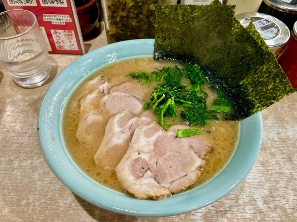 「キリンクラシックラガー → ラーメン ＋ チャーシュー３枚」@横濱ラーメン あさが家 本店の写真