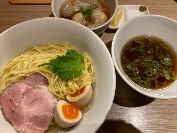 「昆布水つけ麺醤油+2種ワンタン」@支那蕎麦 澤田の写真