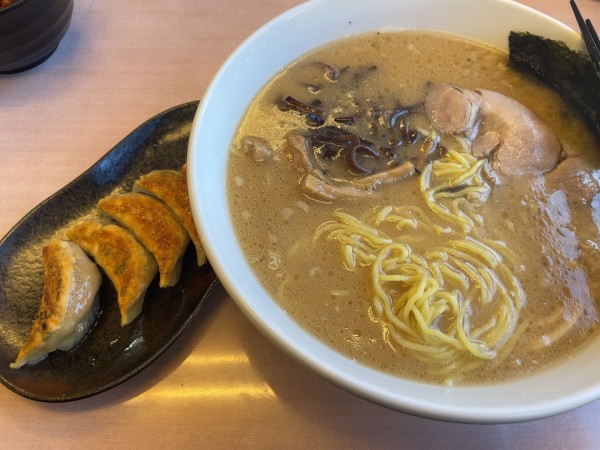 「コテッぱらーめん（大盛）・餃子」@ラーメンめん丸 上尾上店の写真