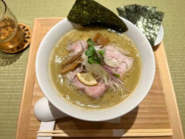 「濃厚牡蠣らぁ麺」@らぁ麺 牡蠣と貝の写真