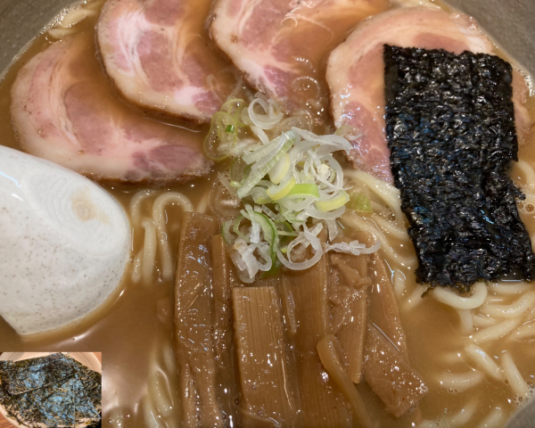 「らーめん(大)+チャーシュー+のり」@麺屋吉左右の写真