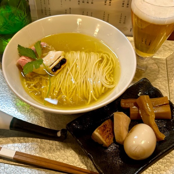 「特製地鶏出汁醤油＋ハートランド」@ramen rise nijiの写真