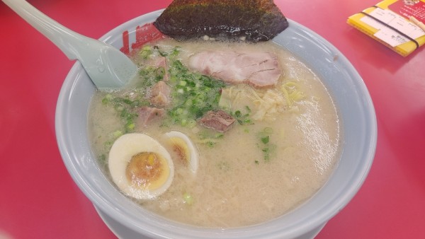 「プレミアム塩ラーメン　コロチャー　トッピング」@山岡家 松本店の写真