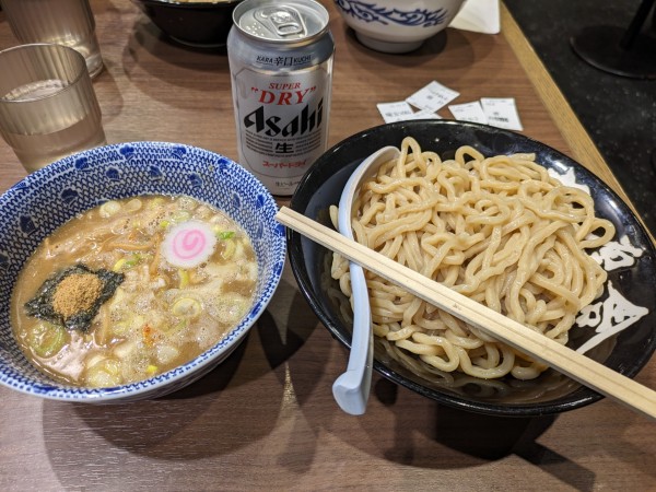 「つけ麺並➕缶ビール」@六厘舎TOKYO ソラマチ店の写真